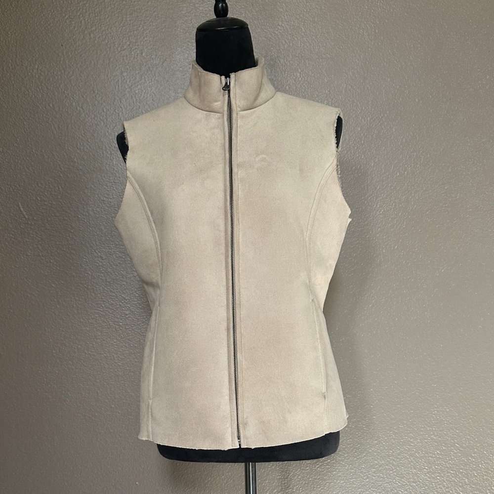 Chic Beige Sleeveless Vest